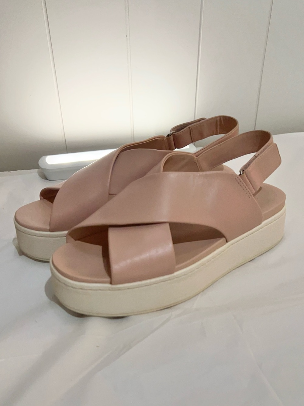Vince Platform Sandal Crossover Wedge size 8 Dusty Rose